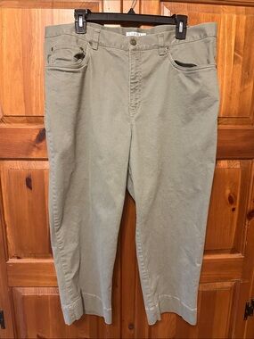 Jones Sport Women’s Capris 16